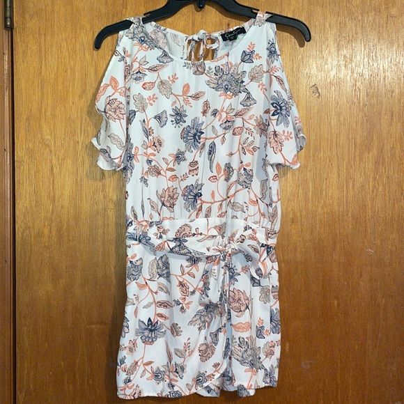•JESSICA SIMPSON•COLD SHOULDER OPEN BACK CURTAIN FRONT FLORAL ROMPER SIZE XS - Picture 4 of 11
